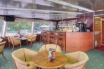Panorama bar on the middle deck